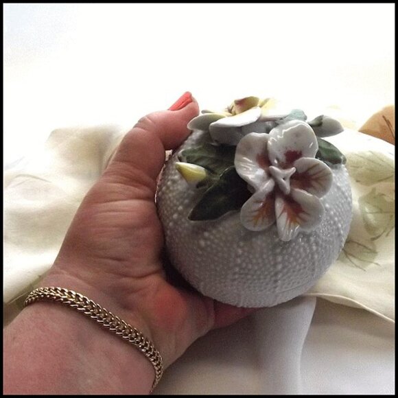 Early 1900s Majolica Style Floral Porcelain Vintage Jewelry Box - Picture 6 of 8